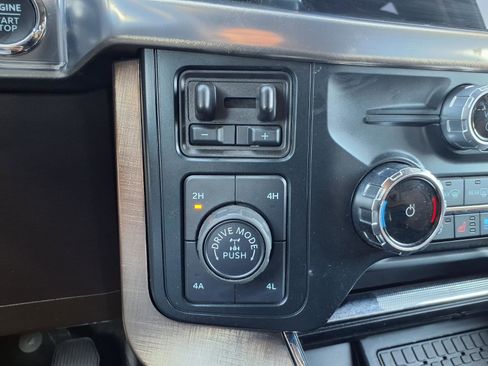 Certified 2025 Ford F150 King Ranch AWD/4WD image 25