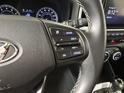 Used 2022 Hyundai Venue Limited w/ Cargo Package FWD image 17