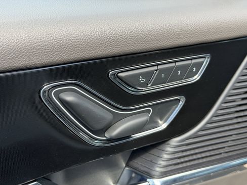 Used 2022 Lincoln Corsair FWD image 20