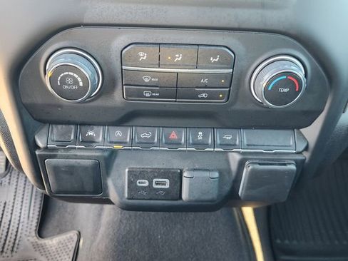 Used 2024 Chevrolet Silverado 1500 Custom image 18