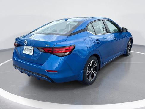 Used 2022 Nissan Sentra SV FWD image 8