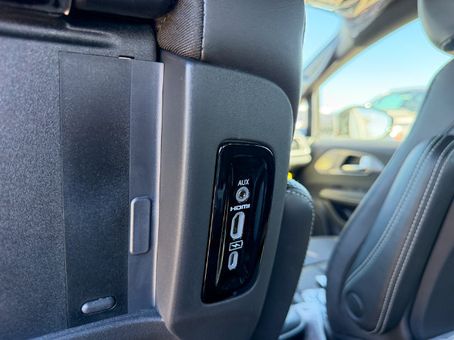 New 2026 Chrysler Pacifica Select FWD image 24