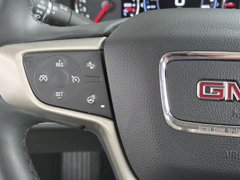 Used 2023 GMC Acadia Denali w/ Black Diamond Edition AWD/4WD image 28