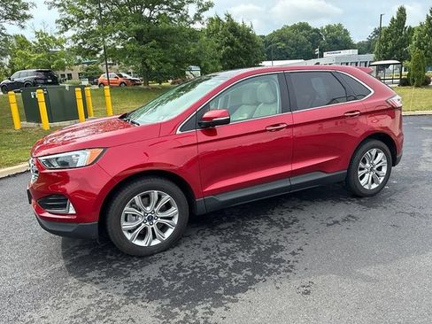 Used 2022 Ford Edge Titanium w/ Class II Trailer Tow Package AWD/4WD image 15