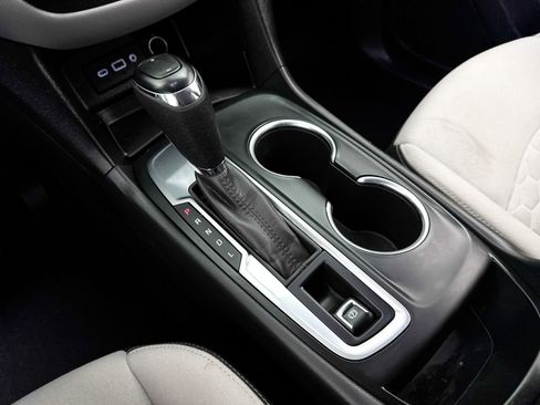 Used 2021 Chevrolet Equinox LS w/ LS Convenience Package FWD image 23