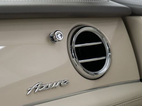 Certified 2023 Bentley Bentayga Extended Wheelbase AWD/4WD image 43