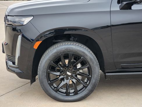 Certified 2024 Cadillac Escalade Sport w/ LPO, ONYX Package image 28