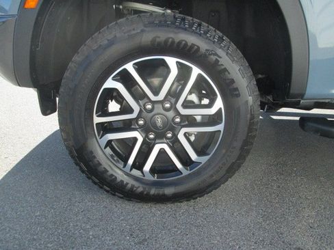 Used 2025 Ford Ranger Lariat w/ FX4 Off-Road Package AWD/4WD image 12