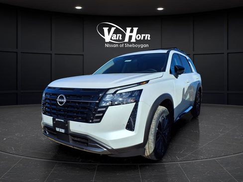 New 2026 Nissan Pathfinder Platinum w/ Cargo Package AWD/4WD image 1