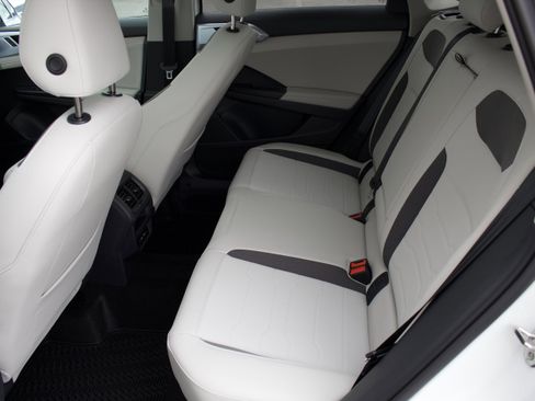 New 2026 Volkswagen Taos SE AWD/4WD image 26