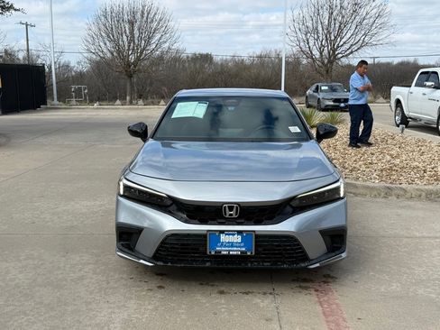 Used 2023 Honda Civic Sport image 9