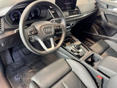 Used 2025 Audi Q5 e Premium Plus w/ Premium Plus Package AWD/4WD image 9