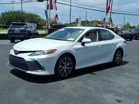 Used 2023 Toyota Camry XLE w/ Protection Package (Q2) (TMS) FWD image 2