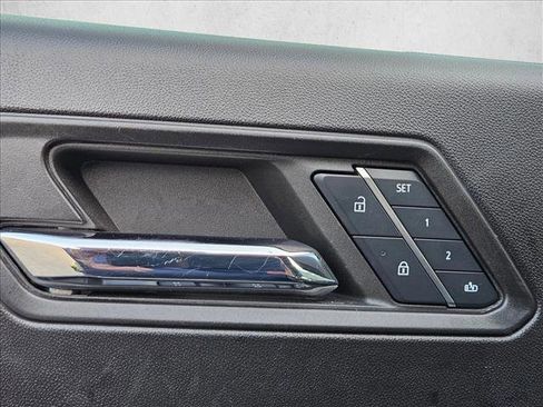 Used 2024 Chevrolet Colorado ZR2 w/ ZR2 Convenience Package III AWD/4WD image 25