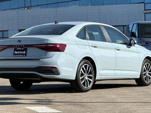 New 2025 Volkswagen Jetta SE image 4