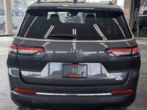 Used 2023 Jeep Grand Cherokee L Laredo image 12