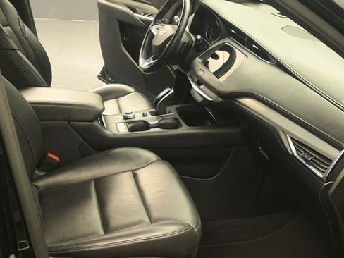 Used 2020 Cadillac XT4 Premium Luxury w/ Driver Awareness Package AWD/4WD image 19