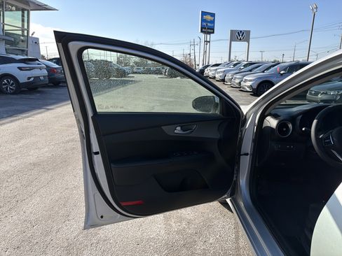 Used 2019 Kia Forte LXS image 10