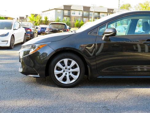 Used 2021 Toyota Corolla LE image 34