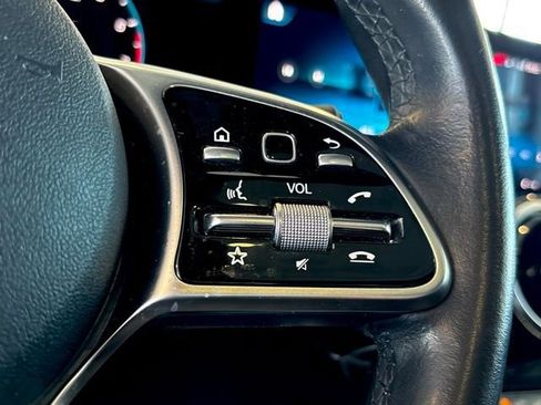 Certified 2022 Mercedes-Benz GLB 250 image 23