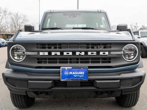 New 2025 Ford Bronco Base image 3