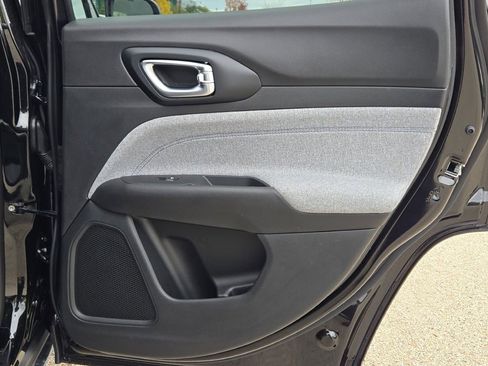 New 2026 Jeep Compass Latitude image 12