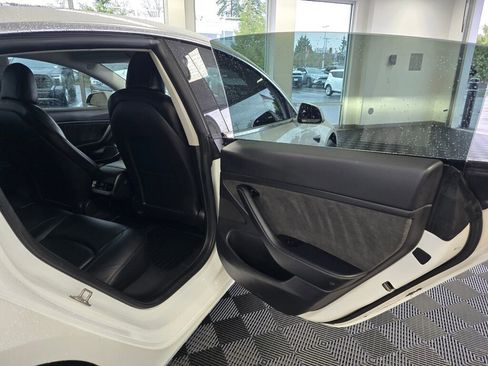 Used 2020 Tesla Model 3 Long Range image 40