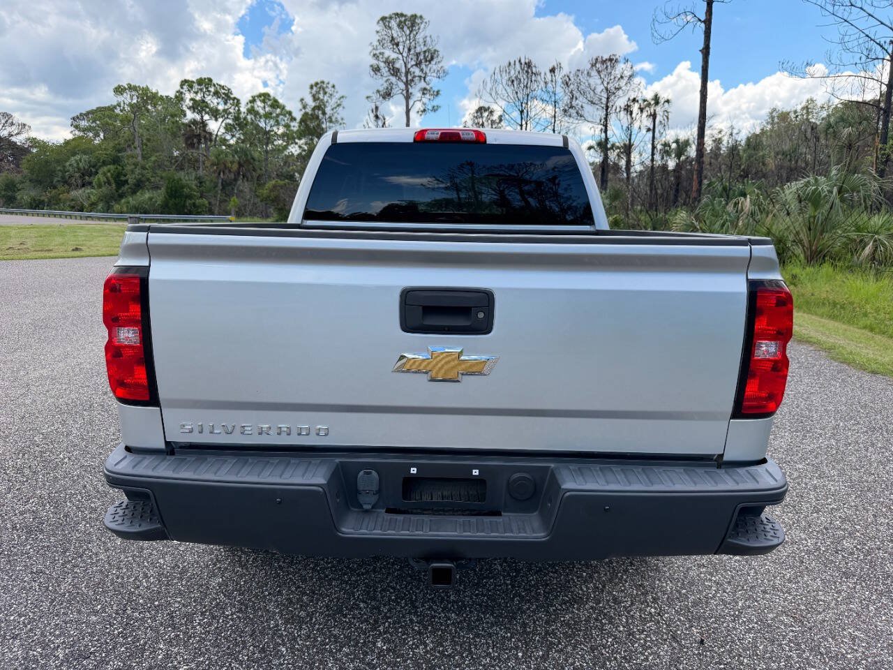 Used 2018 Chevrolet Silverado 1500 W/T w/ Special Service Package AWD/4WD image 4