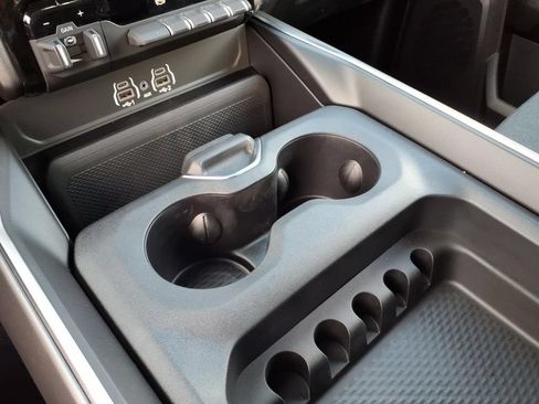 New 2027 RAM 3500 Big Horn AWD/4WD image 19