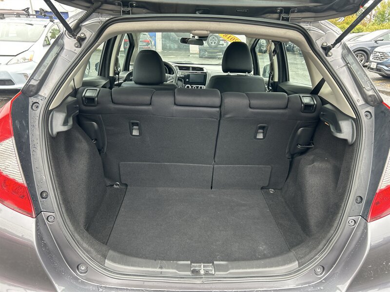 Used 2018 Honda Fit EX image 9