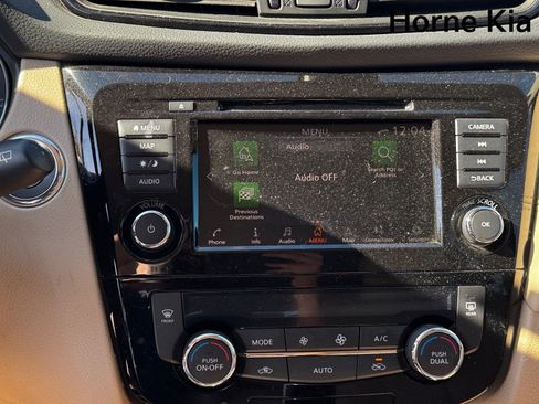 Used 2020 Nissan Rogue SL image 21