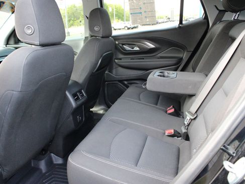 Used 2022 GMC Terrain SLE image 18