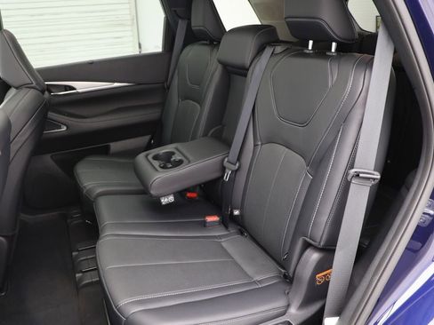 Used 2023 INFINITI QX60 Luxe w/ Performance Audio Package image 12