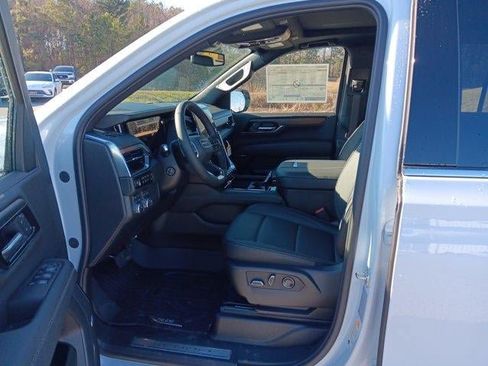 New 2026 GMC Yukon XL Denali w/ Sun & Power Step Package AWD/4WD image 8