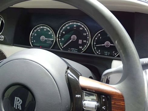 Certified 2021 Rolls-Royce Cullinan image 19