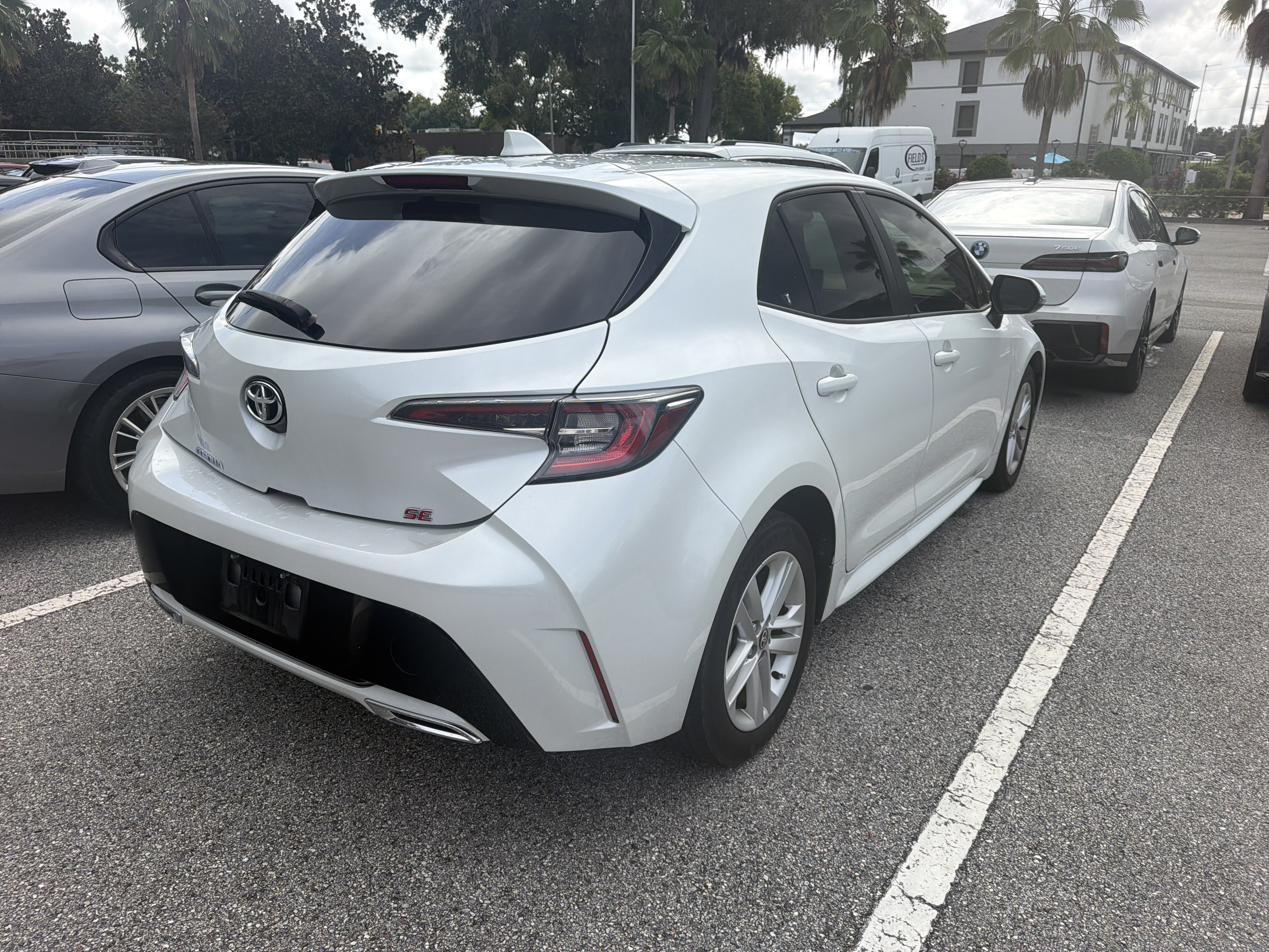 Used 2022 Toyota Corolla SE FWD image 2