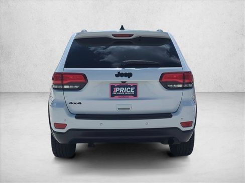 Used 2018 Jeep Grand Cherokee Laredo AWD/4WD image 6
