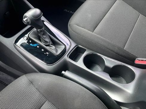 Used 2018 Kia Forte LX image 14