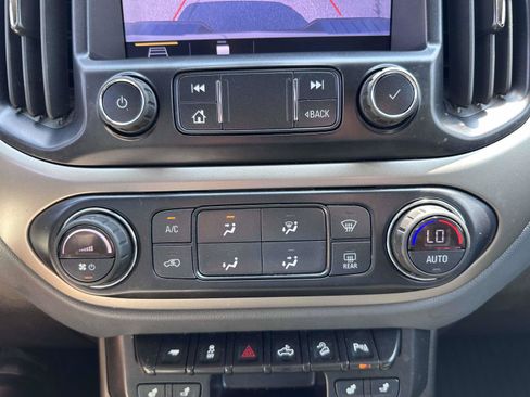 Used 2020 Chevrolet Colorado Z71 w/ Z71 Midnight Edition AWD/4WD image 24