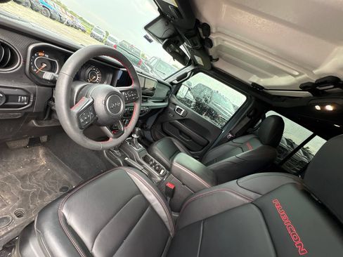 Used 2024 Jeep Wrangler Unlimited Rubicon w/ Dual Top Group AWD/4WD image 11