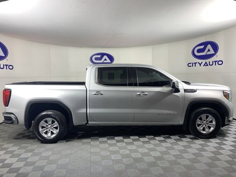 Used 2021 GMC Sierra 1500 SLE image 2