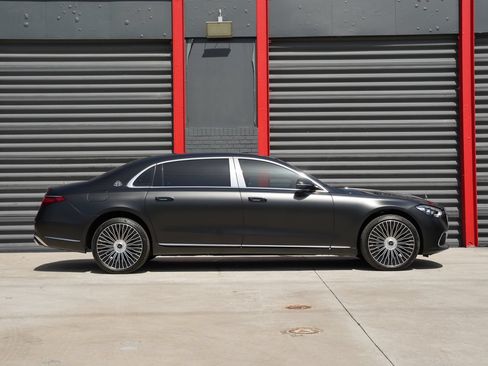 Used 2024 Mercedes-Benz Maybach S 580 4MATIC image 12