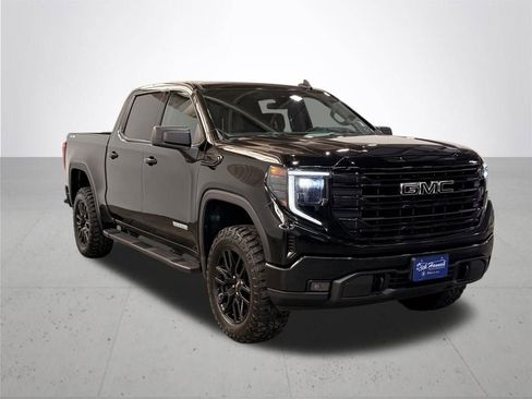 Used 2022 GMC Sierra 1500 Elevation w/ LPO, Elevation Black Package image 8