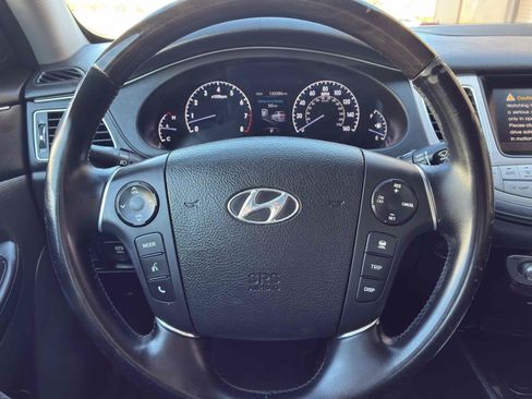 Used 2012 Hyundai Genesis 5.0 RWD image 20