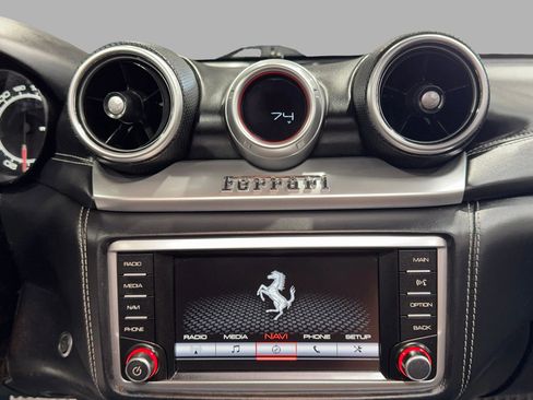 Used 2016 Ferrari California T image 27