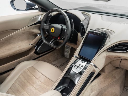 Used 2025 Ferrari Roma Spider RWD image 28