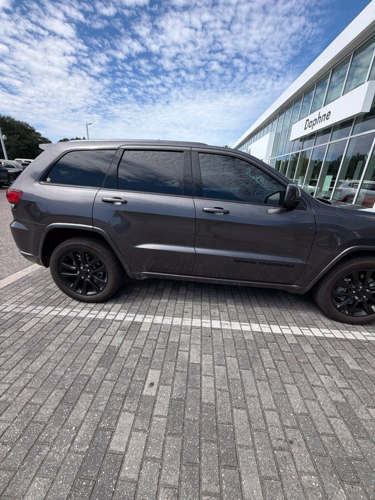 Used 2021 Jeep Grand Cherokee Laredo X RWD image 7