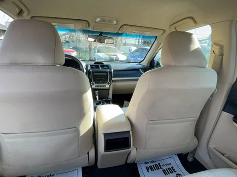 Used 2012 Toyota Camry L image 13