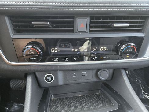 Used 2023 Nissan Rogue SV AWD/4WD image 20