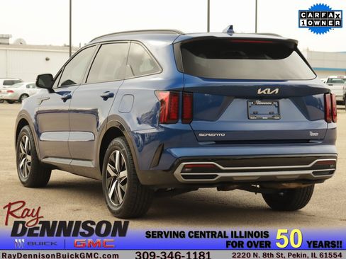 Used 2023 Kia Sorento S w/ Panoramic Sunroof Package image 5
